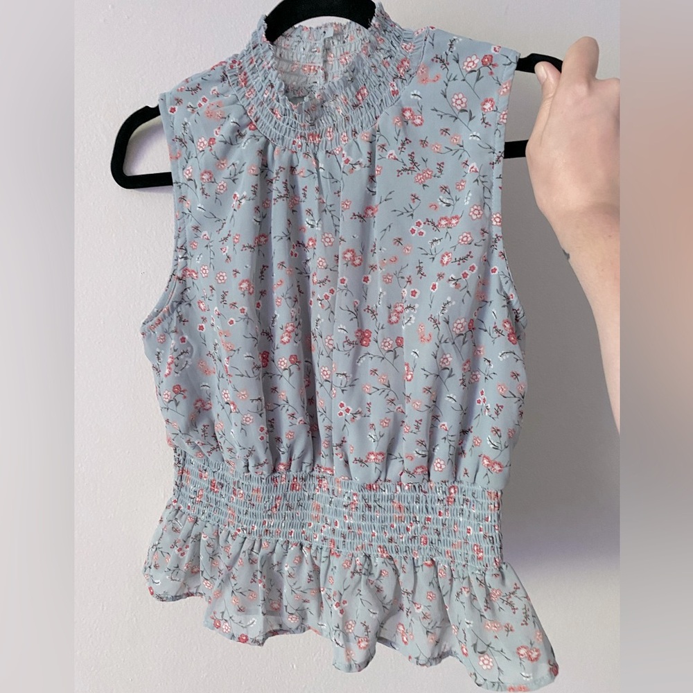 Floral high neck cinched in cropped blouse